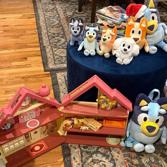 Bluey Plush Toy Collection with doll house - Picture 1 of 8